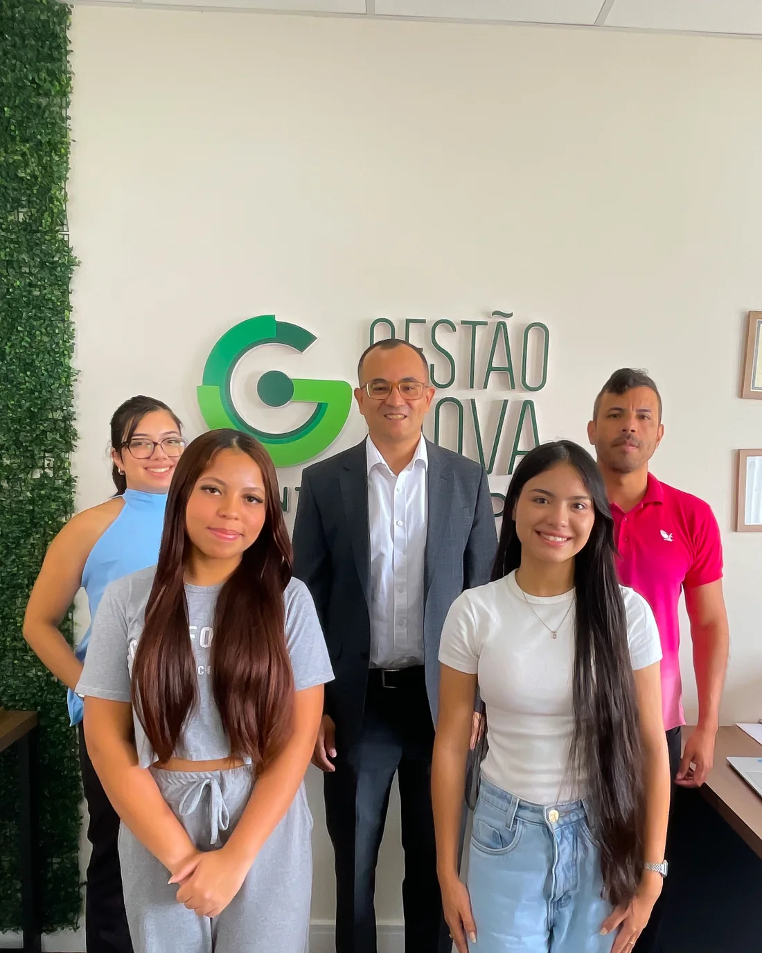 Equipe da Gest&atilde;o Inova Contabilidade reunida no escrit&oacute;rio em Osasco
