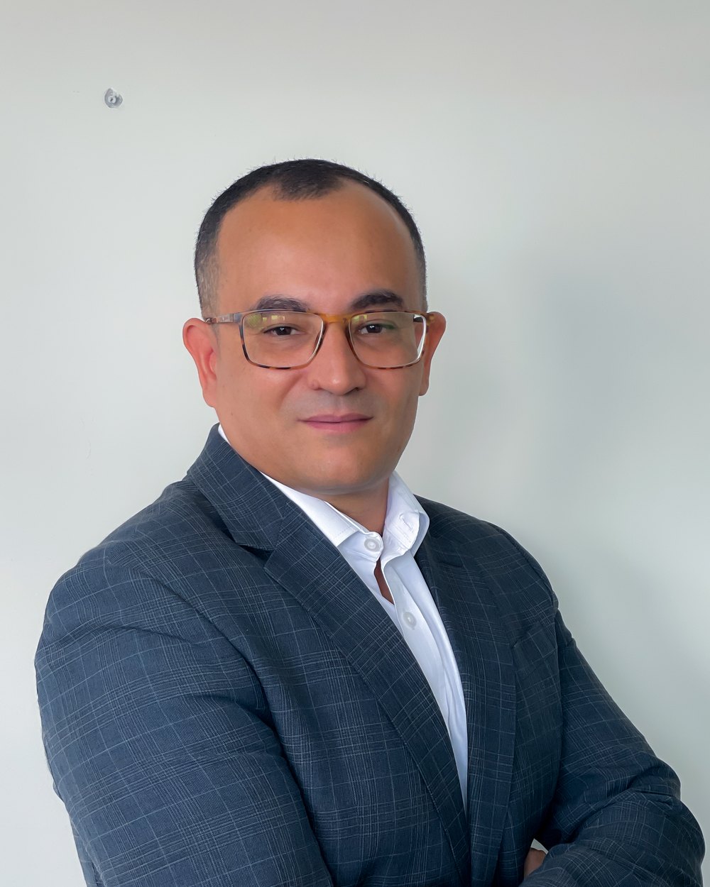 Willian Ferreira, contador responsável da Gestão Inova Contabilidade, no escritório em Osasco
